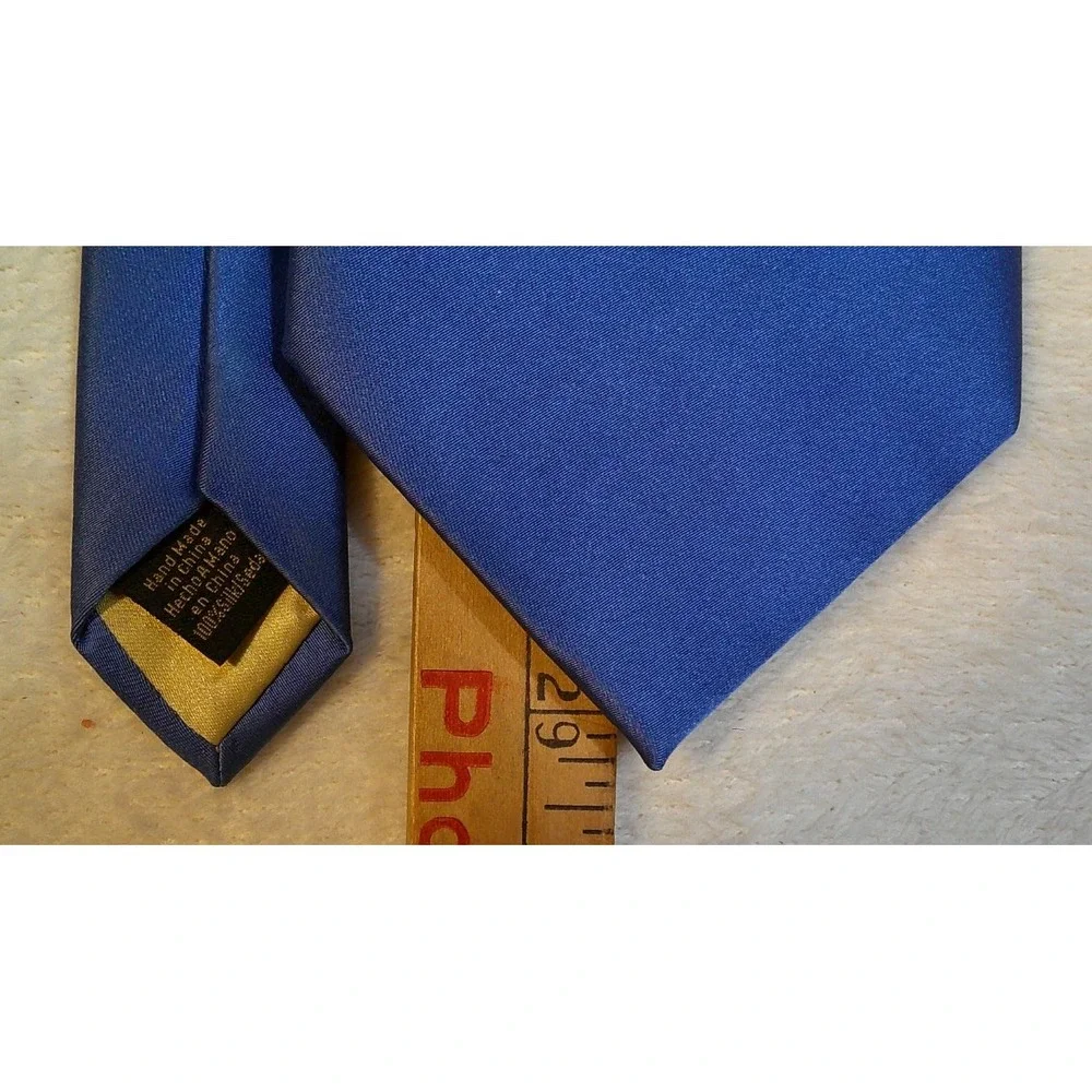 Donald J Trump Signature Collection Silk Tie Blue Solid Satin Hand Made Crest